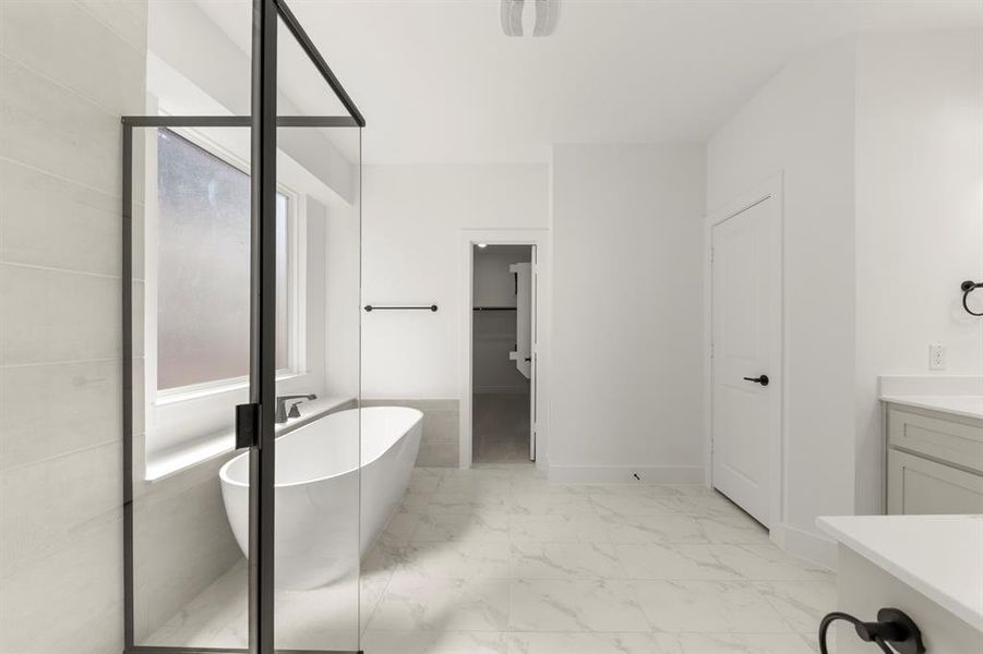 17. 17. 9617 Westchester - Bath