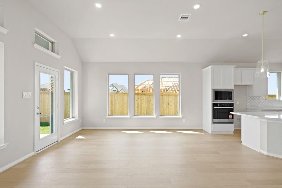 Spacious, unfurnished interior of a new home in Bridgeland 55', Cypress (Image 11). Spacious, unfurnished interior of a new home in Bridgeland 55', Cypress (Image 11).