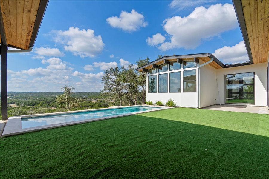 Exterior details and patio area of a home in Paradise On The Guadalupe, Canyon Lake (Image 16). Exterior details and patio area of a home in Paradise On The Guadalupe, Canyon Lake (Image 16).