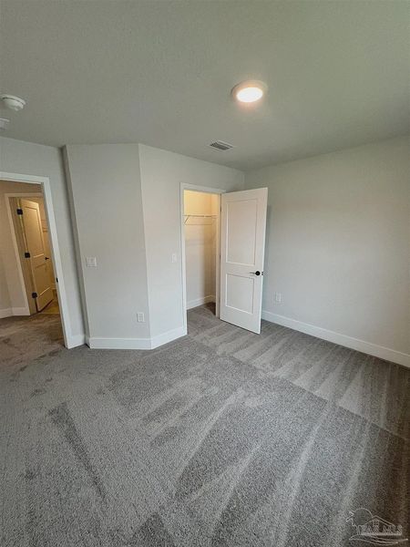 Spacious, unfurnished interior of a new home in Pine Top, Cantonment (Image 13).