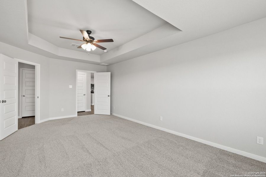 Spacious, unfurnished interior of a new home in Swenson Heights, Seguin (Image 17).