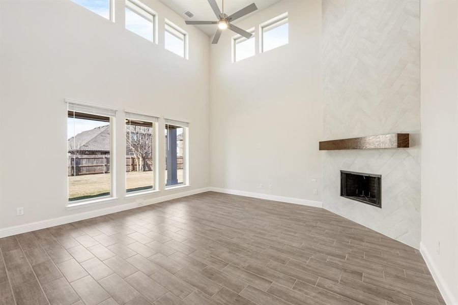 Spacious, unfurnished interior of a new home in Sunrise at Garden Valley, Waxahachie (Image 35).