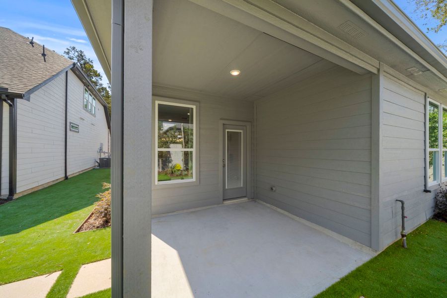Representative exterior details of a home built from the Lufkin by Pulte Homes in Pulte Homes at Two Step Farm, Montgomery (Image 3). Representative exterior details of a home built from the Lufkin by Pulte Homes in Pulte Homes at Two Step Farm, Montgomery (Image 3).