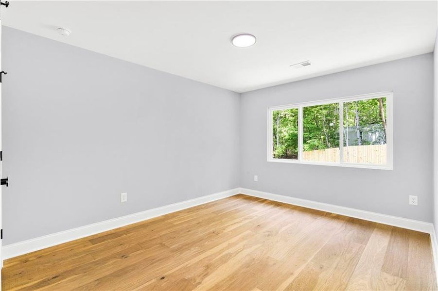 Spacious, unfurnished interior of a new home in , Gainesville (Image 20).