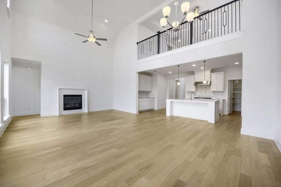 11329 Bratton - Living Area