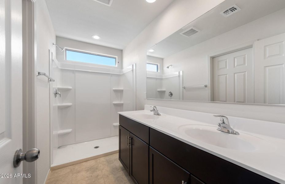 12 - Owner Bathroom 12 - Owner Bathroom