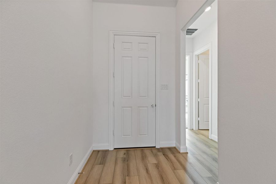 Spacious, unfurnished interior of a new home in Brookewater, Rosenberg (Image 17).