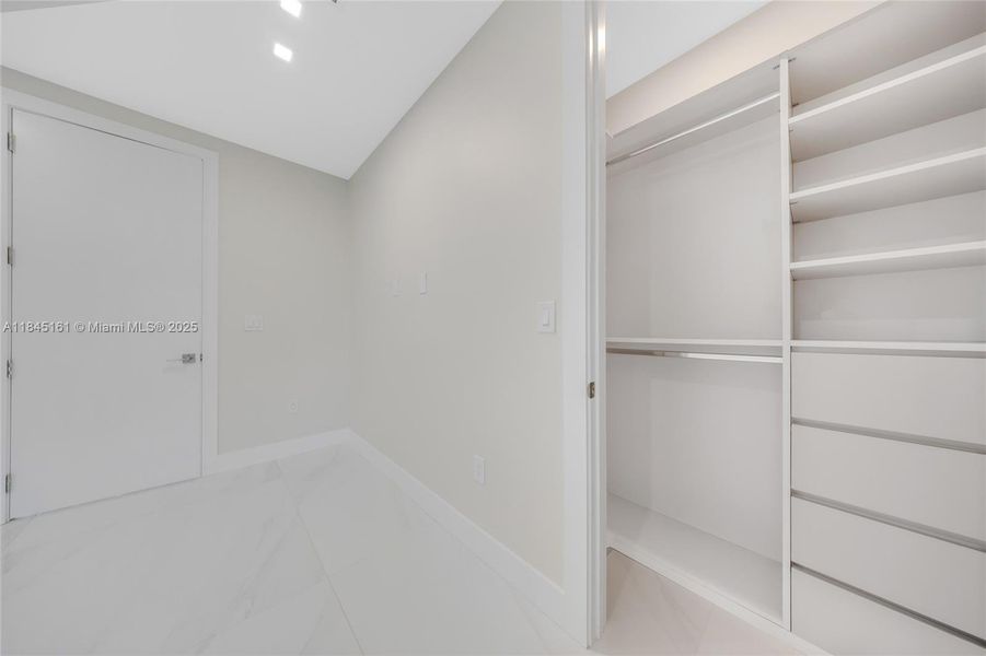 Spacious, unfurnished interior of a new home in , Fort Lauderdale (Image 23). Spacious, unfurnished interior of a new home in , Fort Lauderdale (Image 23).