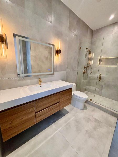 Furnished interior view inside a new home in , Deerfield Beach (Image 6).