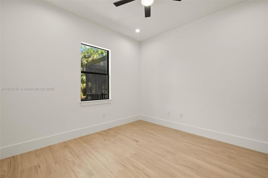 Spacious, unfurnished interior of a new home in , Naples (Image 21).