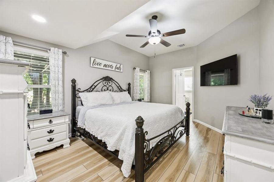 Furnished interior view inside a new home in , Weatherford (Image 16).