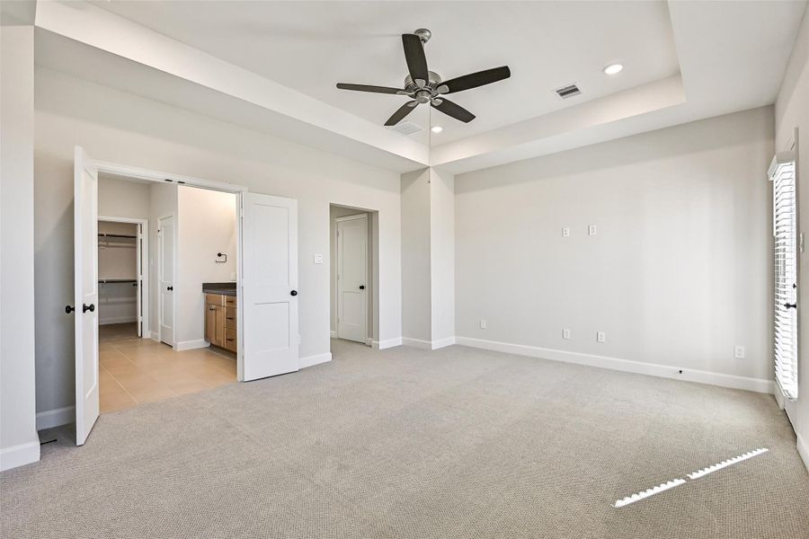 Spacious, unfurnished interior of a new home in Pearland Old Townsite, Pearland (Image 30). Spacious, unfurnished interior of a new home in Pearland Old Townsite, Pearland (Image 30).