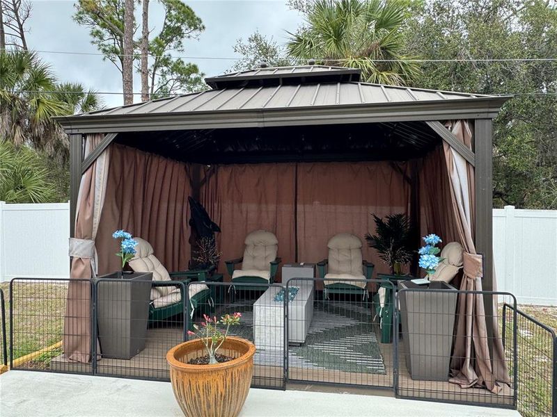 Community amenities in , Port Charlotte (Image 53). Community amenities in , Port Charlotte (Image 53).