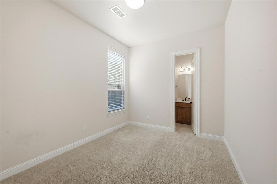 Spacious, unfurnished interior of a new home in , Melissa (Image 30).