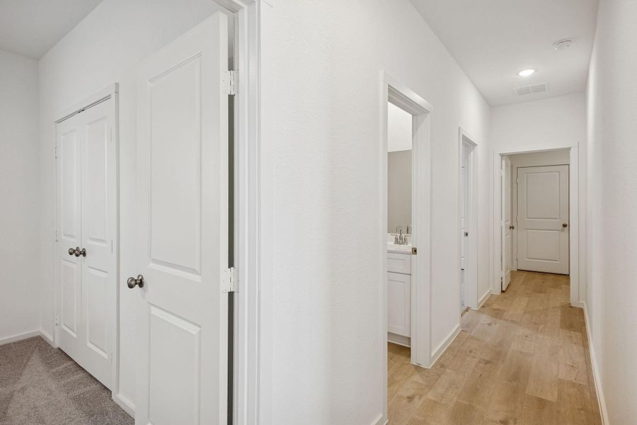 Spacious, unfurnished interior of a new home in Stokesbury, Waller (Image 28).