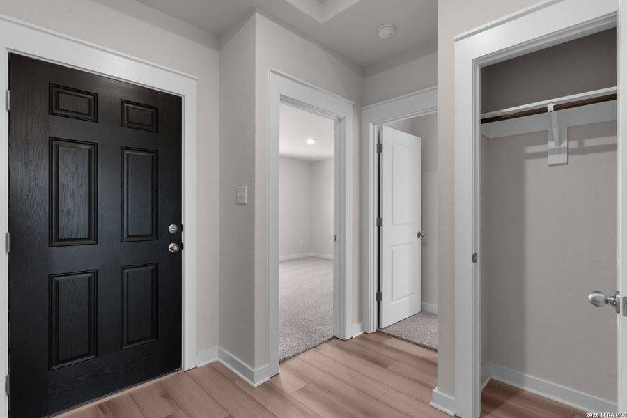 Spacious, unfurnished interior of a new home in Westridge, San Antonio (Image 16).