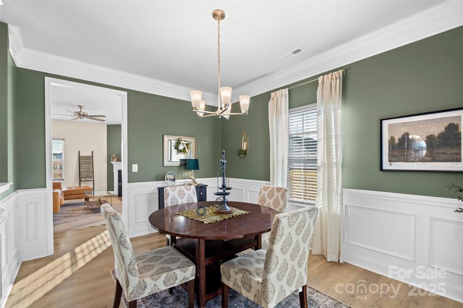 Image 4 of a home in .