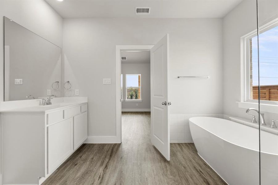 20. 1929 Saphire - Bath (4) 20. 1929 Saphire - Bath (4)