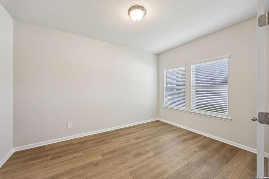 Spacious, unfurnished interior of a new home in Arcadia Ridge - Premier Series, San Antonio (Image 40).