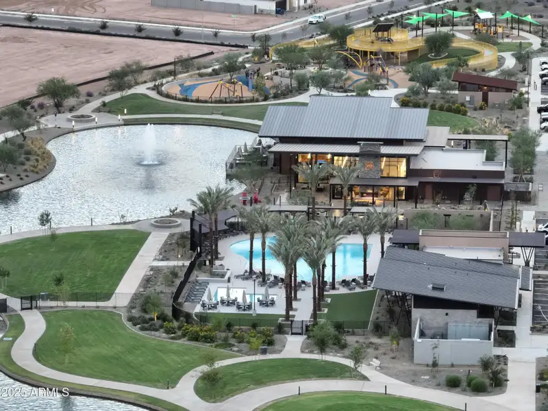 20251009_010358000_iOS