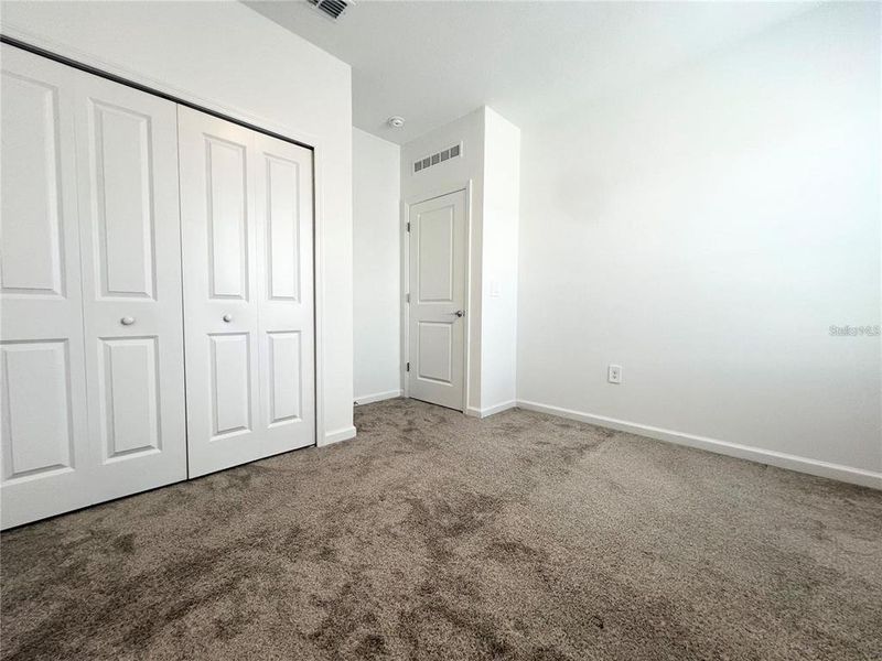 Spacious, unfurnished interior of a new home in , Clermont (Image 25).