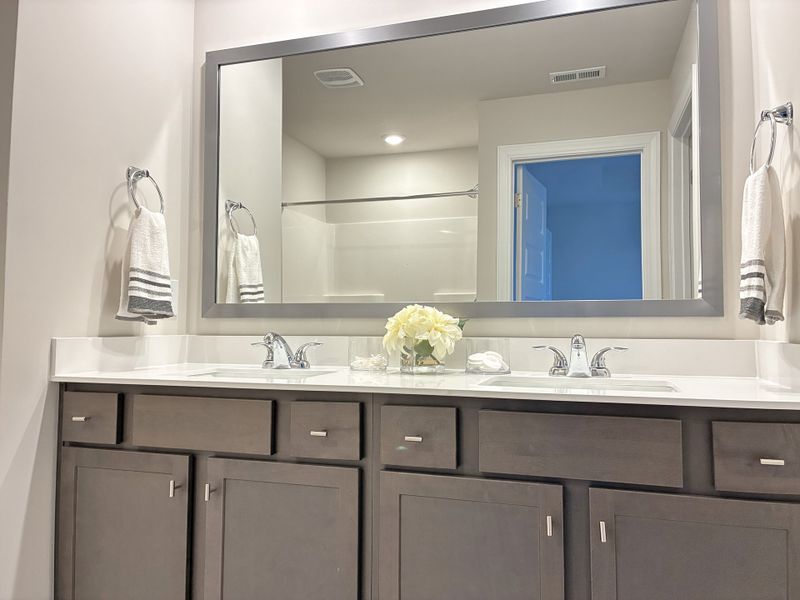 Close-up of interior finishes inside a home in Holly Ridge, Greenville (Image 11).