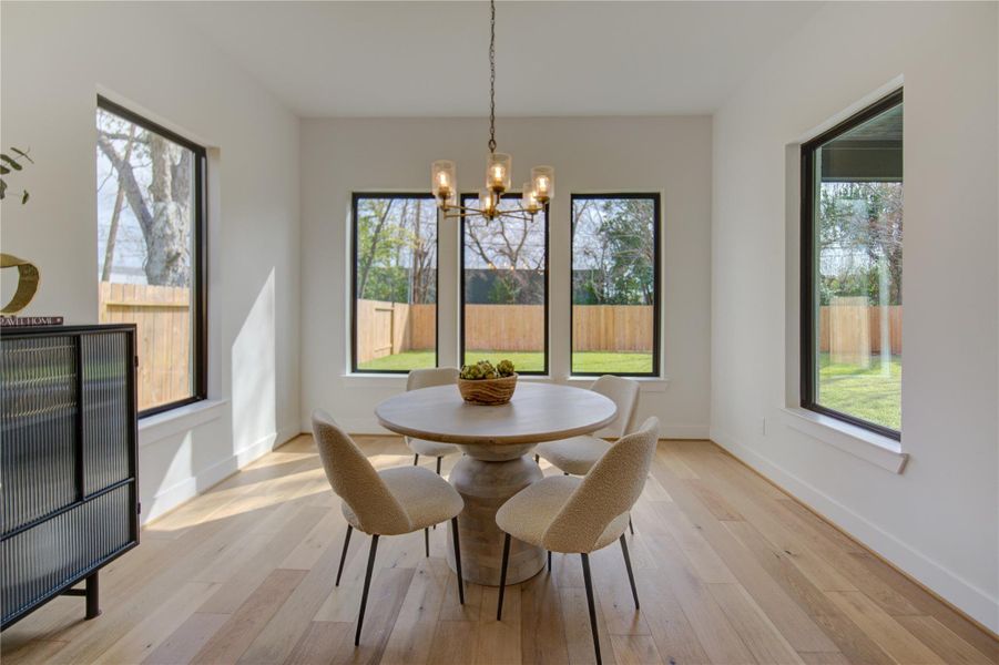 Breakfast nook with lots of natural light Breakfast nook with lots of natural light