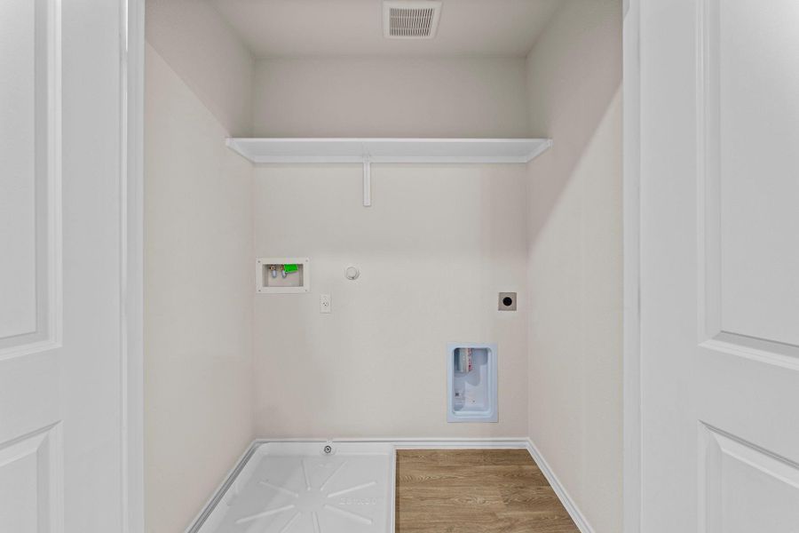 Spacious, unfurnished interior of a new home in Bollinger, Maxwell (Image 19).