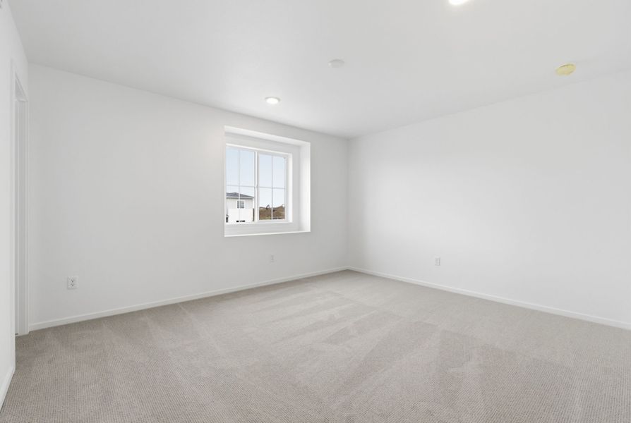 Spacious, unfurnished interior of a new home in Harvest Crossing, Aurora (Image 30).