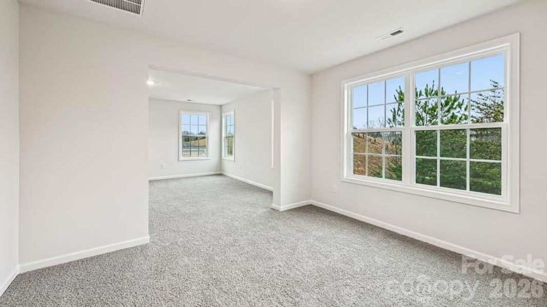 Spacious, unfurnished interior of a new home in Sylvan Creek, Denver (Image 13).
