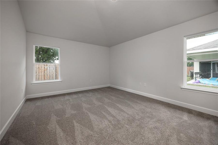 Spacious, unfurnished interior of a new home in Kirkland Farms, Alachua (Image 24).