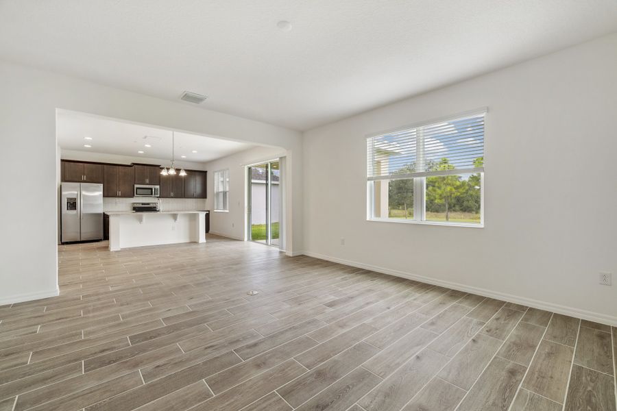 Spacious, unfurnished interior of a new home in Lake Lincoln, Eustis (Image 3). Spacious, unfurnished interior of a new home in Lake Lincoln, Eustis (Image 3).