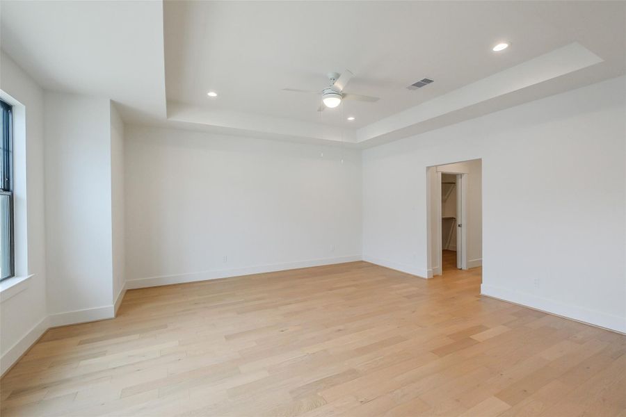 Spacious, unfurnished interior of a new home in Timbergrove Trails, Houston (Image 21).