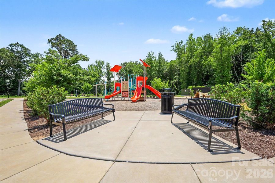 Community amenities in , Clover (Image 31).