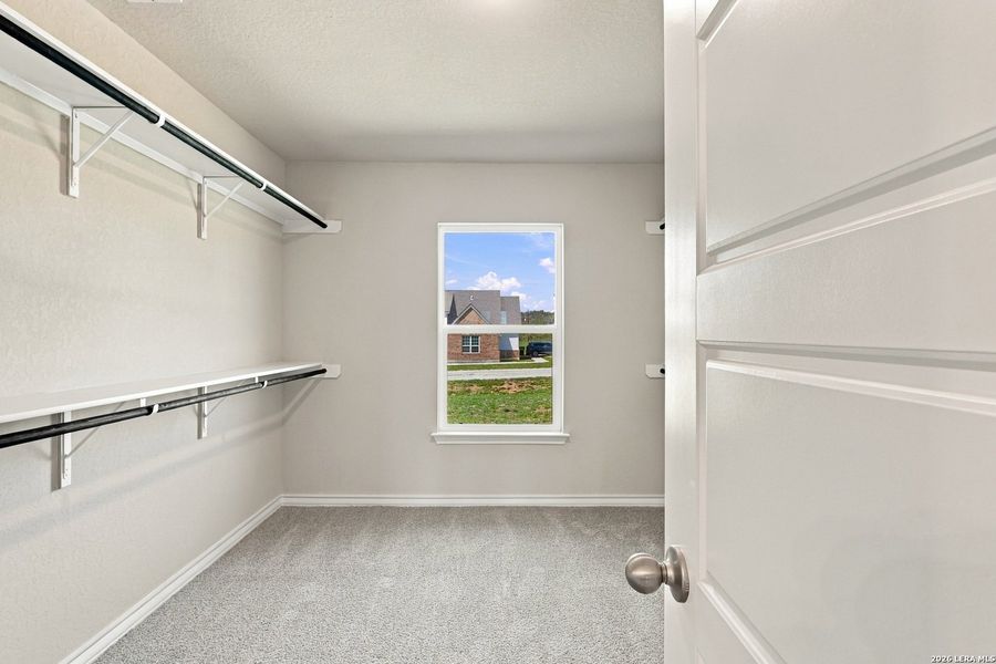 Spacious, unfurnished interior of a new home in , Poteet (Image 31).