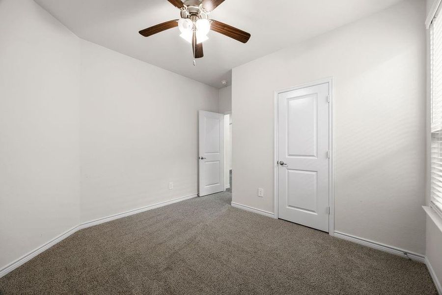 Spacious, unfurnished interior of a new home in , Aubrey (Image 22).