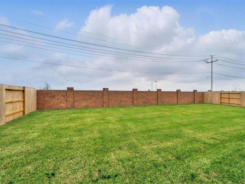 Exterior details and patio area of a home in Lago Mar, Texas City (Image 3). Exterior details and patio area of a home in Lago Mar, Texas City (Image 3).