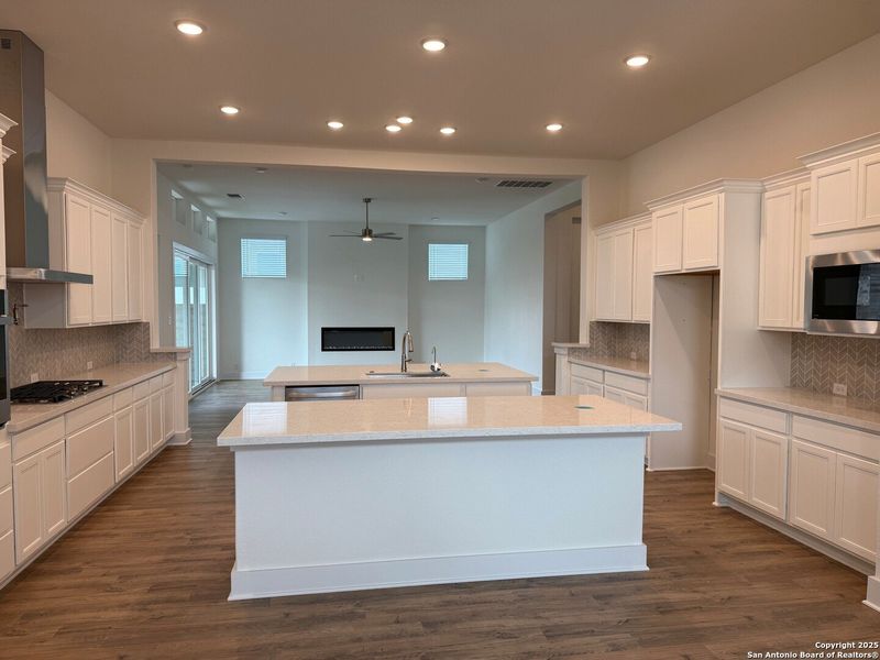 Furnished interior view inside a new home in Mesa Western, Cibolo (Image 6). Furnished interior view inside a new home in Mesa Western, Cibolo (Image 6).