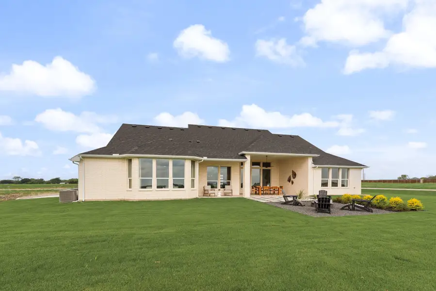 Representative exterior details of a home built from the Concept 2978 by Landsea Homes in Pecan Acres, Red Oak (Image 4).