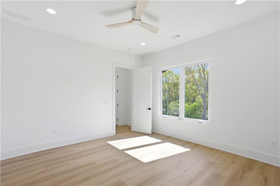 Spacious, unfurnished interior of a new home in , Duluth (Image 66).