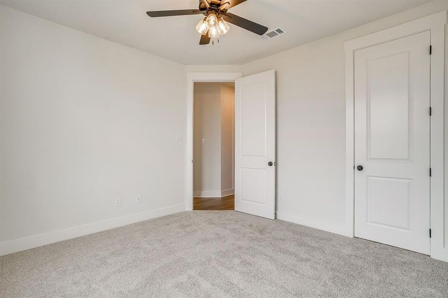 Spacious, unfurnished interior of a new home in , Waxahachie (Image 18).