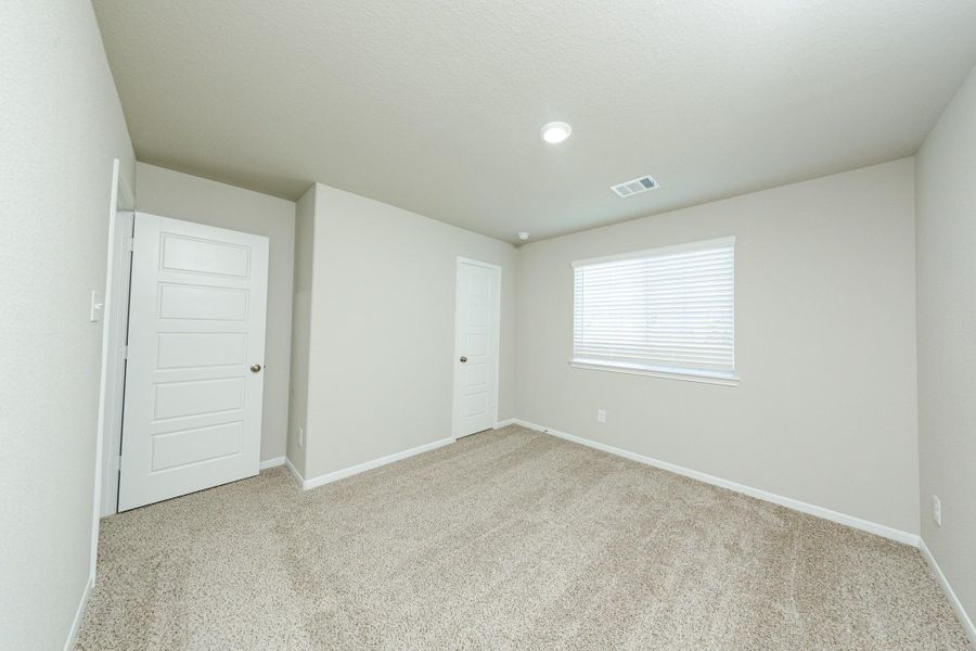 Spacious, unfurnished interior of a new home in Mackenzie Creek, Conroe (Image 19). Spacious, unfurnished interior of a new home in Mackenzie Creek, Conroe (Image 19).