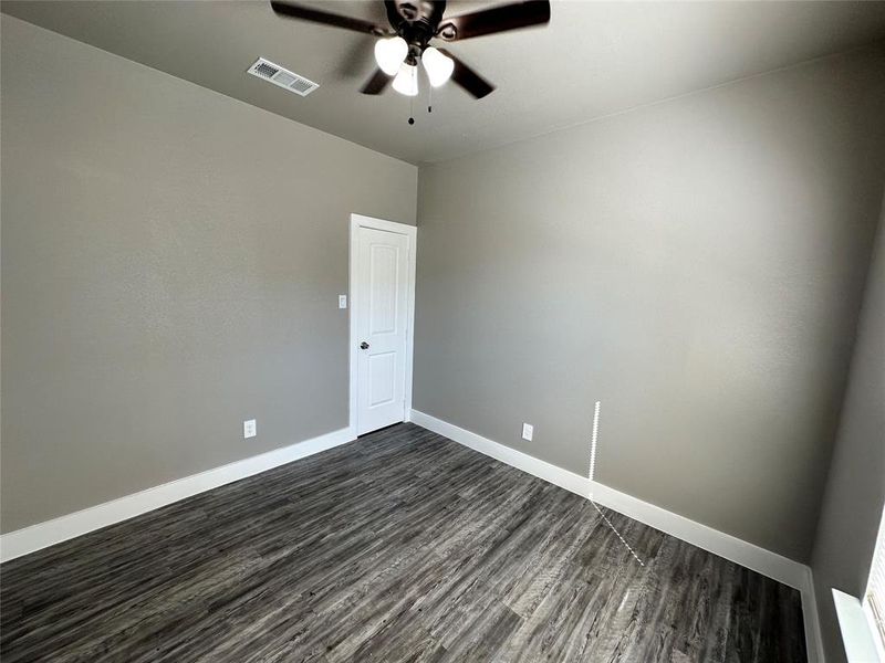 Spacious, unfurnished interior of a new home in , Sulphur Springs (Image 19).