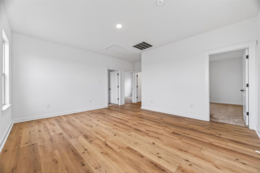 Spacious, unfurnished interior of a new home in Mostyn Springs, Magnolia (Image 29).