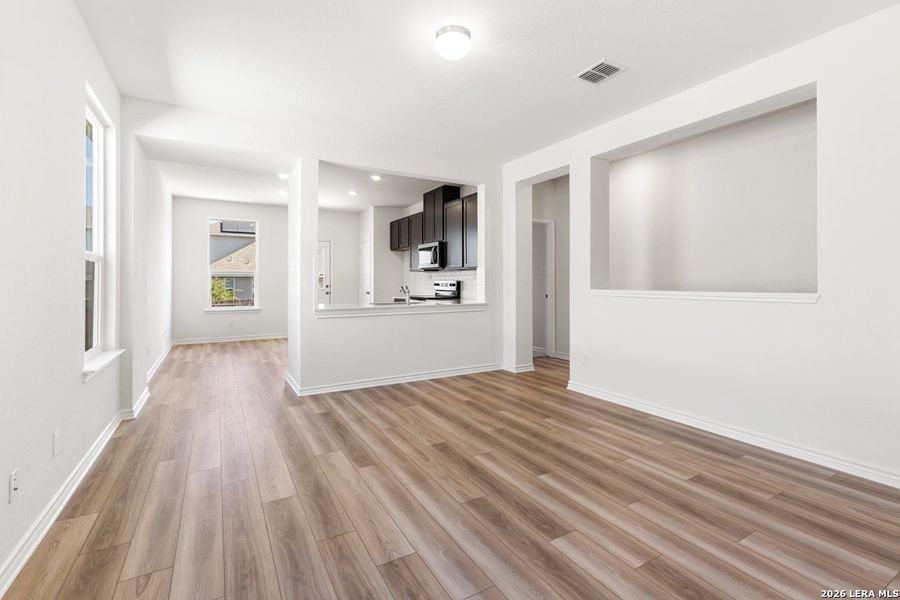 Spacious, unfurnished interior of a new home in Knox Ridge, Converse (Image 16).