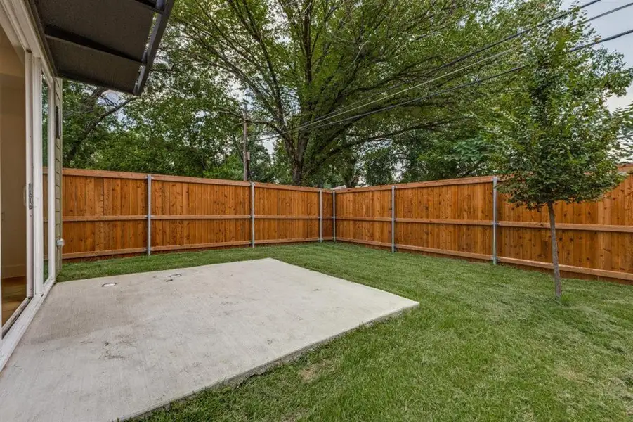 Exterior details and patio area of a home in , Dallas (Image 3).