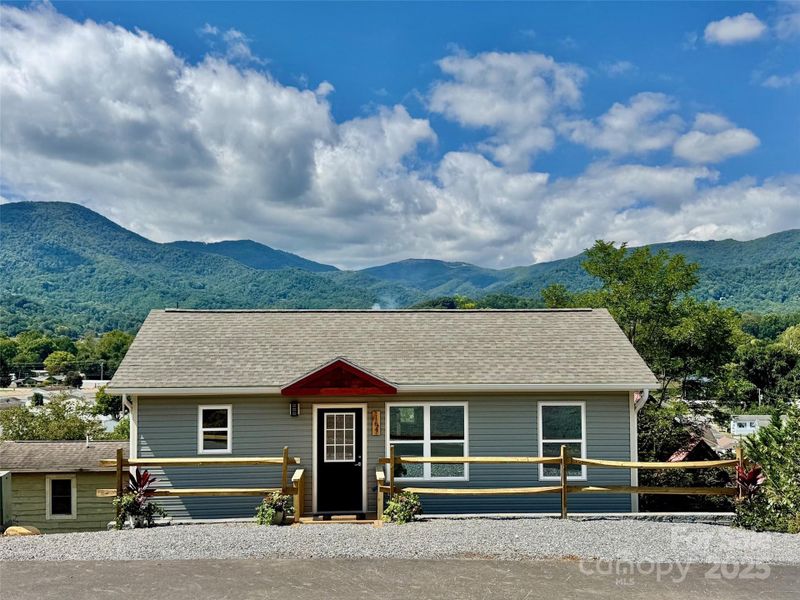 Front exterior of a new home in , Waynesville, NC, highlighting curb appeal (Image 19). Front exterior of a new home in , Waynesville, NC, highlighting curb appeal (Image 19).