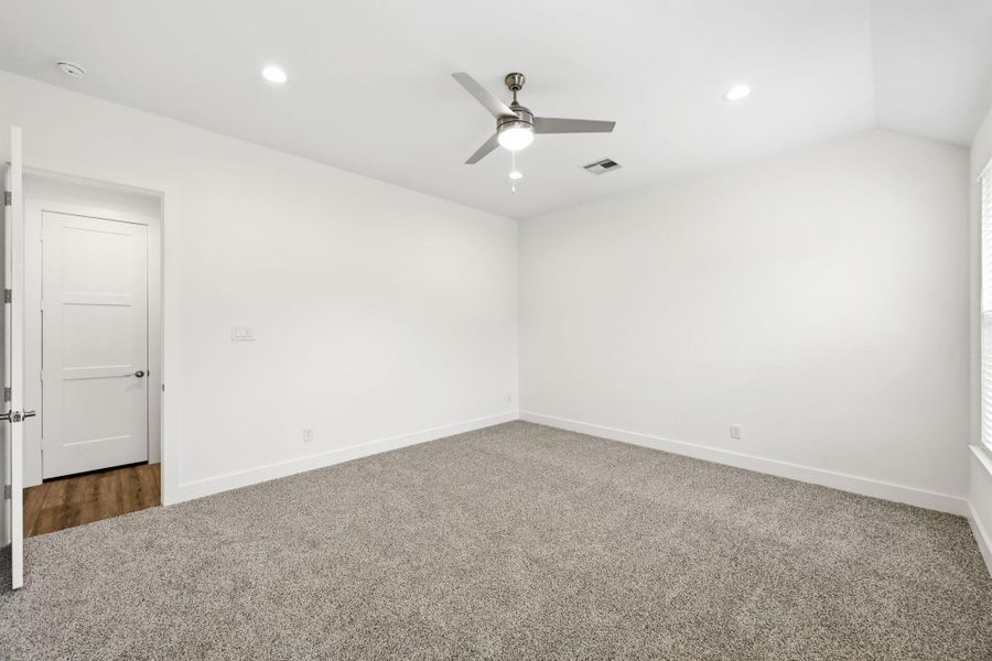 Spacious, unfurnished interior of a new home in Hills of Westlake, Conroe (Image 12).