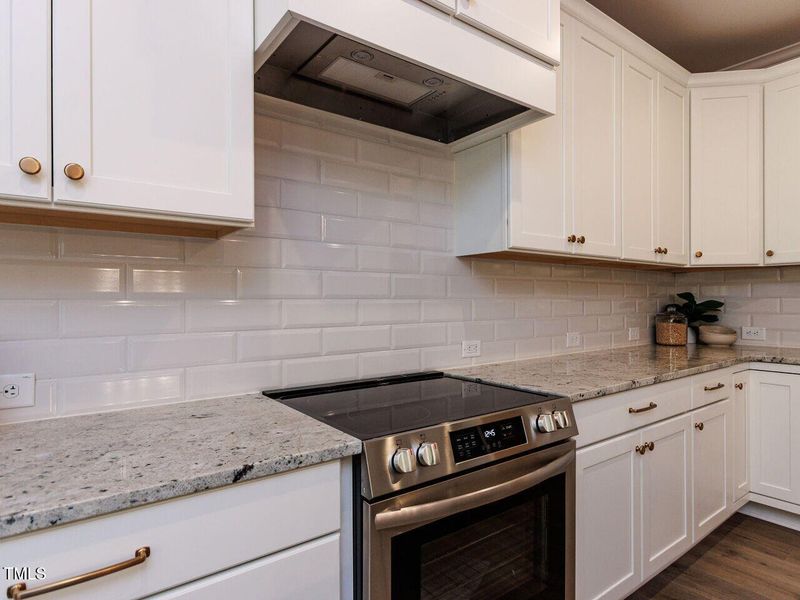 014-1280x960-kitchen