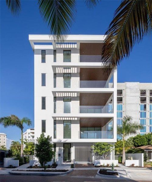 Condo located in Sarasota, FL showcasing its design and architecture (Image 22). Condo located in Sarasota, FL showcasing its design and architecture (Image 22).